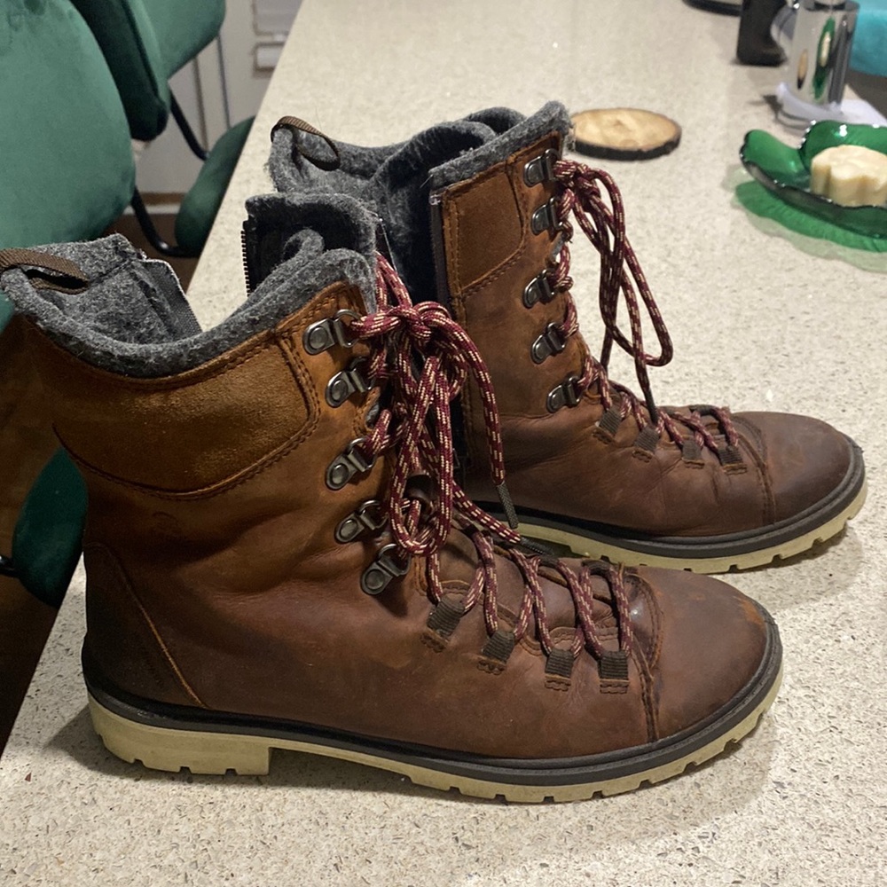 Winter boots